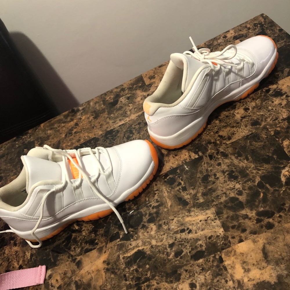 Only worn once. Still in new condition